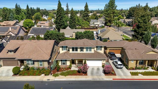 827 River Pointe Cir, Oakdale, CA 95361