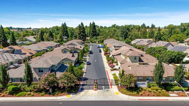 827 River Pointe Cir, Oakdale, CA 95361