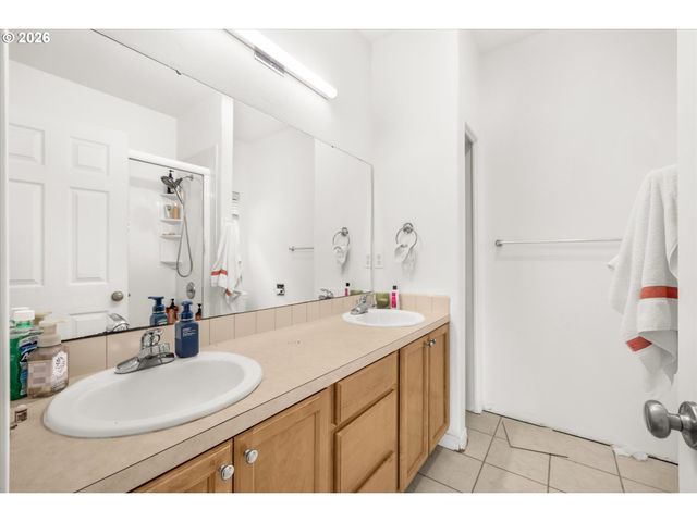 13440 Se RUSCLIFF Rd, Milwaukie, OR 97222