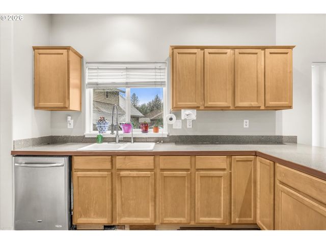 13440 Se RUSCLIFF Rd, Milwaukie, OR 97222