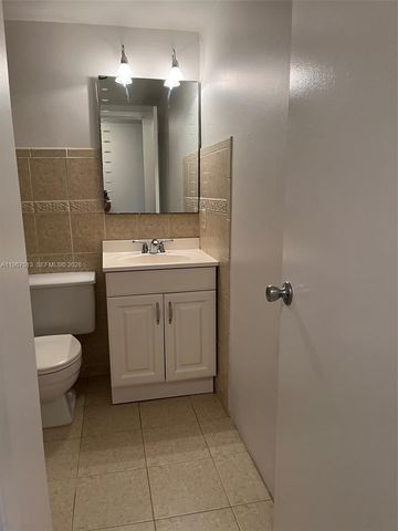 2420 Diana Dr 202, Hallandale Beach, FL 33009