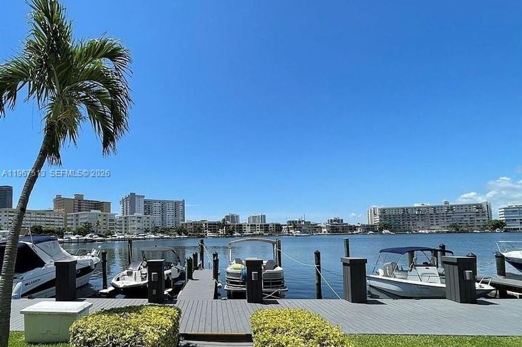 2420 Diana Dr 202, Hallandale Beach, FL 33009