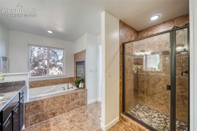 1130 Spectrum Loop, Colorado Springs, CO 80921