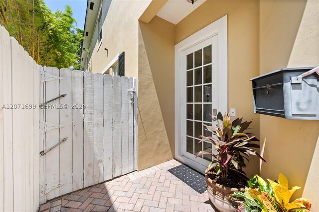423 SW 16th St, Fort Lauderdale, FL 33315