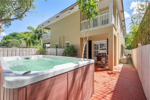 423 SW 16th St, Fort Lauderdale, FL 33315