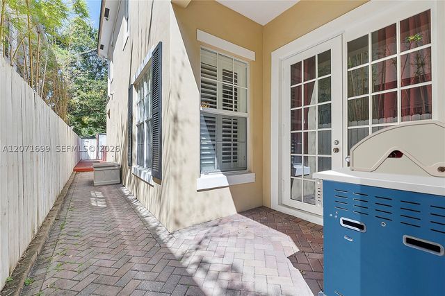423 SW 16th St, Fort Lauderdale, FL 33315