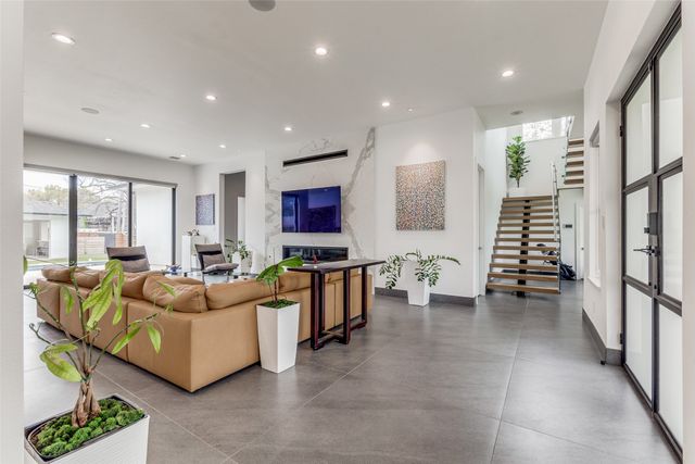 5618 Goodwin Avenue, Dallas, TX 75206