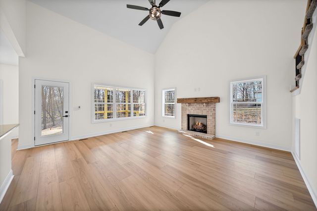 2250 S Hinton Rd, Southside, TN 37171