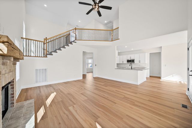 2250 S Hinton Rd, Southside, TN 37171