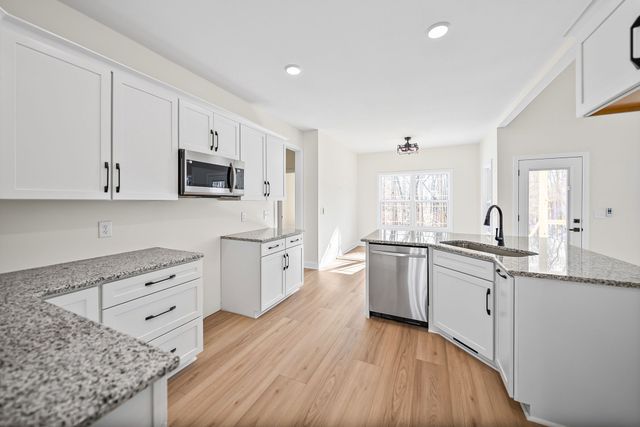 2250 S Hinton Rd, Southside, TN 37171