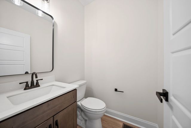 2250 S Hinton Rd, Southside, TN 37171