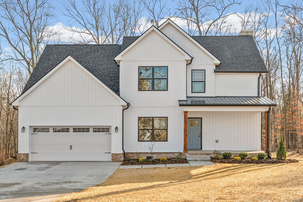 2250 S Hinton Rd, Southside, TN 37171