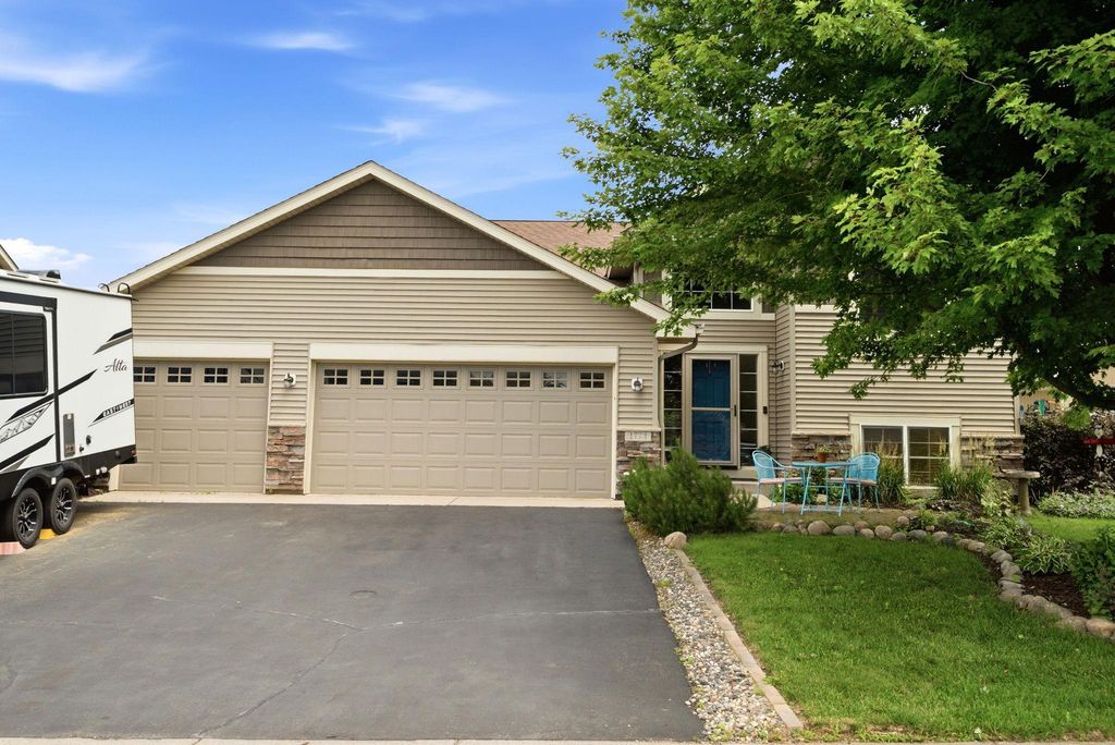 1773 Gotland Lane, Shakopee, MN 55379 — photo 2