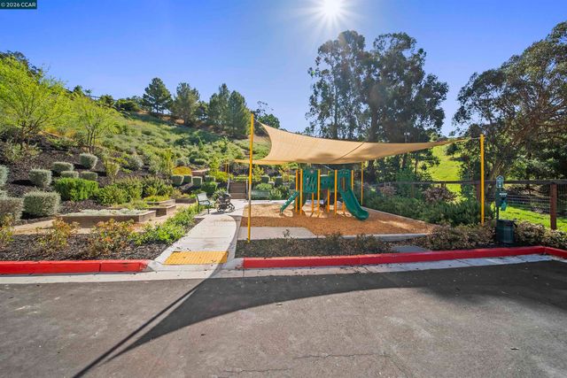 313 Laurel Knoll Dr, Martinez, CA 94553