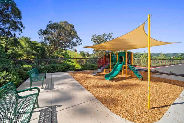 313 Laurel Knoll Dr, Martinez, CA 94553