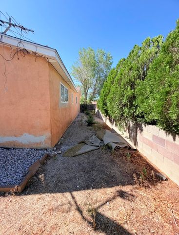 14217 Sedrev Road NE, Albuquerque, NM 87123