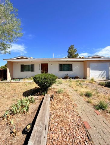 14217 Sedrev Road NE, Albuquerque, NM 87123