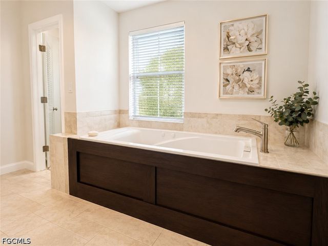 8512 Chatham ST, Fort Myers, FL 39907