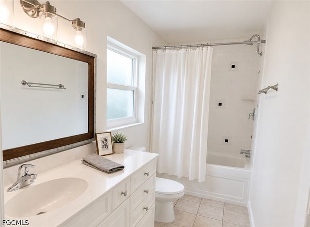 8512 Chatham ST, Fort Myers, FL 39907