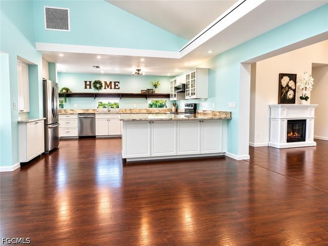 8512 Chatham ST, Fort Myers, FL 39907