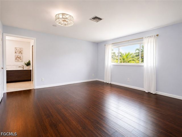 8512 Chatham ST, Fort Myers, FL 39907
