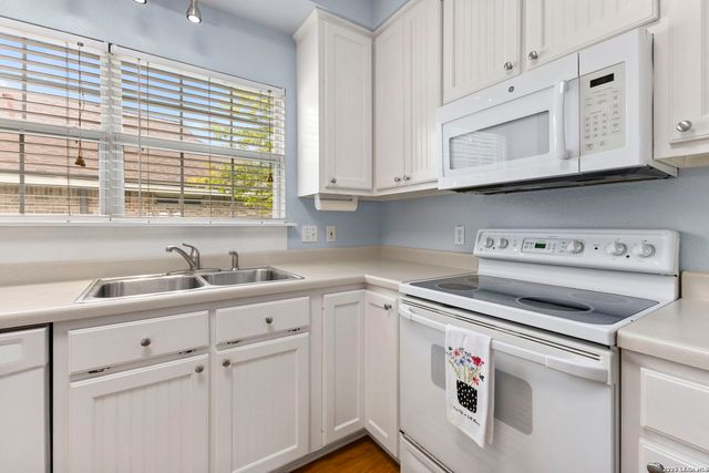 1405 AZALEA LN, New Braunfels, TX 78130