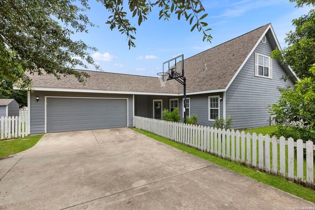 1405 AZALEA LN, New Braunfels, TX 78130