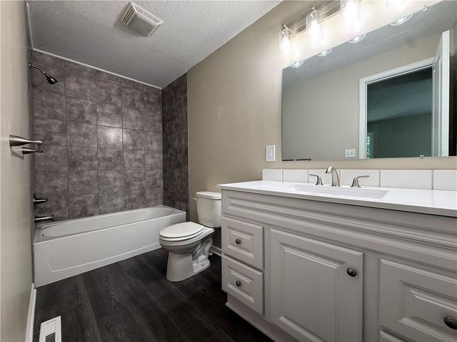 5235 Edith Avenue, Kansas City, KS 66104