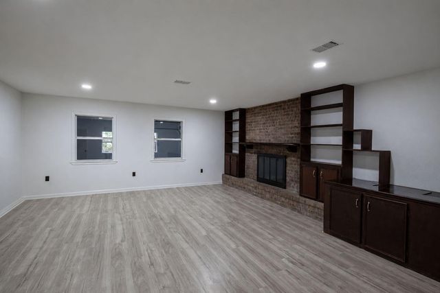 2400 Carrington Street, Bay City, TX 77414