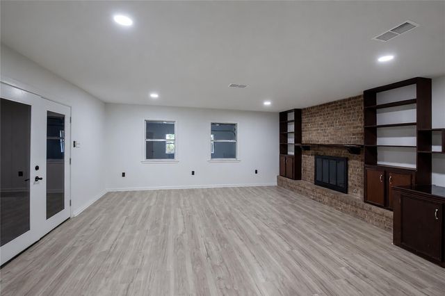 2400 Carrington Street, Bay City, TX 77414
