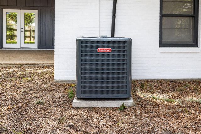2400 Carrington Street, Bay City, TX 77414