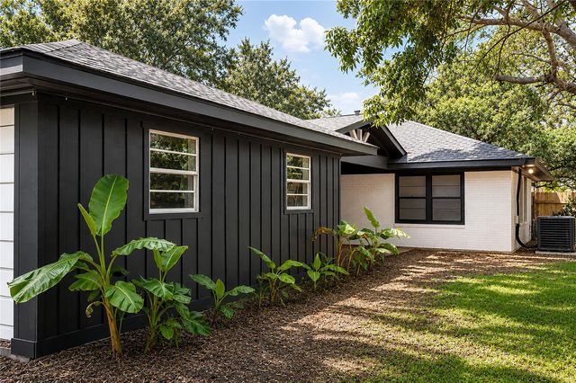 2400 Carrington Street, Bay City, TX 77414