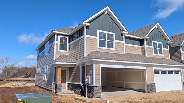 4016 Hayward Avenue N, Oakdale, MN 55128