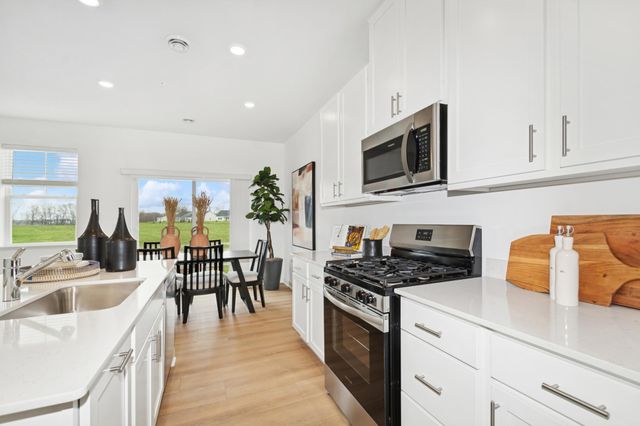 4016 Hayward Avenue N, Oakdale, MN 55128