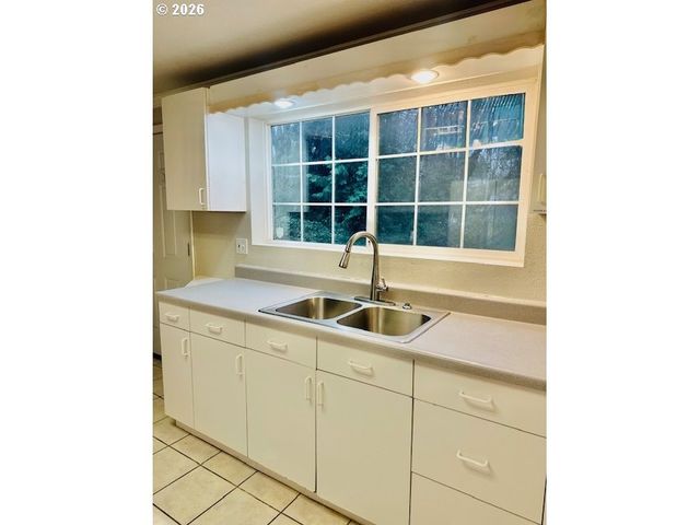 1660 Sw ROYAL Dr, West Linn, OR 97068