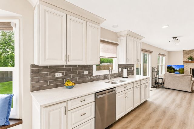 323 Farmhill Circle, Wauconda, IL 60084