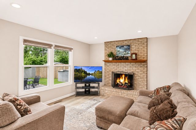 323 Farmhill Circle, Wauconda, IL 60084