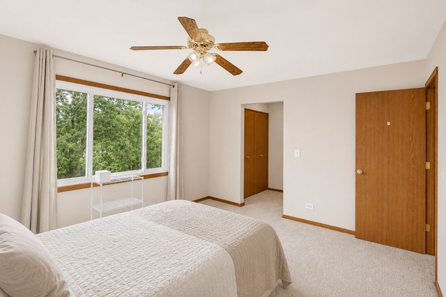 323 Farmhill Circle, Wauconda, IL 60084