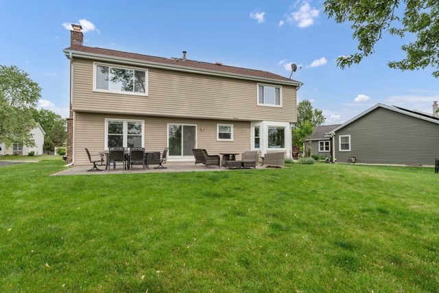 323 Farmhill Circle, Wauconda, IL 60084