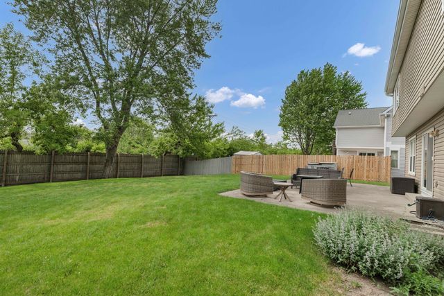 323 Farmhill Circle, Wauconda, IL 60084