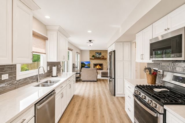 323 Farmhill Circle, Wauconda, IL 60084