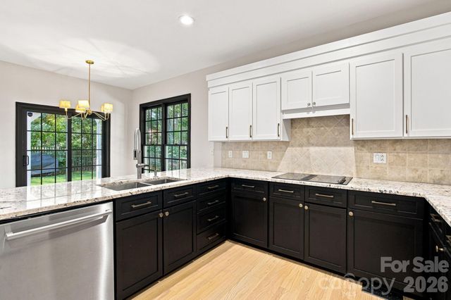 5111 Downing Creek Drive, Charlotte, NC 28269