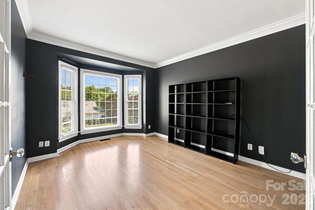 5111 Downing Creek Drive, Charlotte, NC 28269