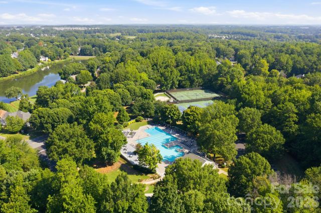 5111 Downing Creek Drive, Charlotte, NC 28269