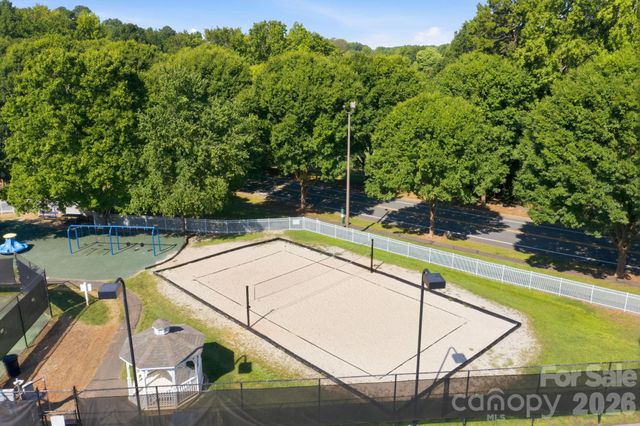 5111 Downing Creek Drive, Charlotte, NC 28269