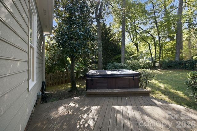 5111 Downing Creek Drive, Charlotte, NC 28269