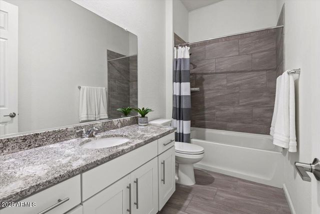 18562 W Thistle Landing Drive, Goodyear, AZ 85338