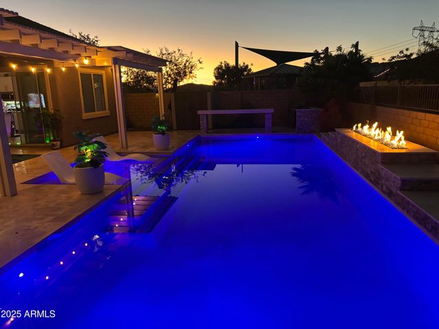 18562 W Thistle Landing Drive, Goodyear, AZ 85338