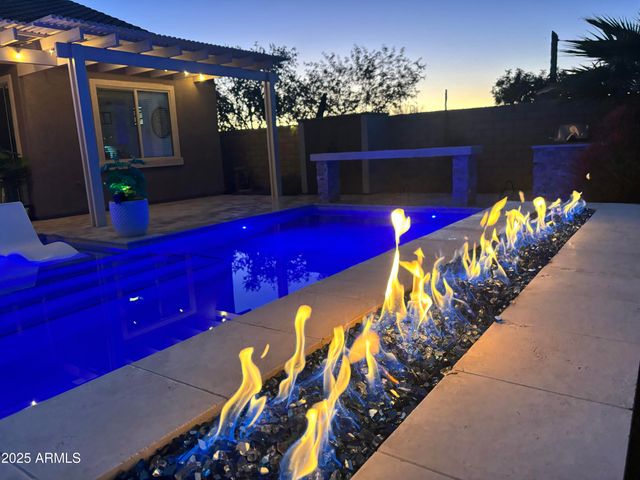 18562 W Thistle Landing Drive, Goodyear, AZ 85338