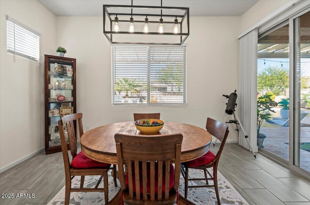 Image 12 of property listing at 18562 W Thistle Landing Drive, Goodyear, AZ 85338